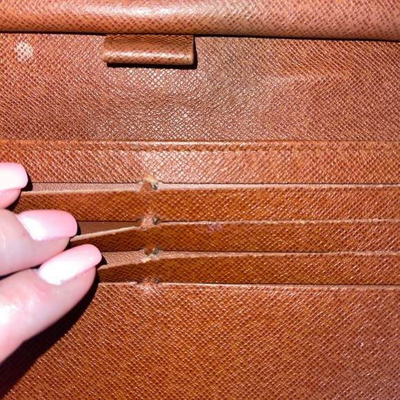 LOUIS VUITTON MONOGRAM INTERNATIONAL LONG WALLET - Picture 10 of 14